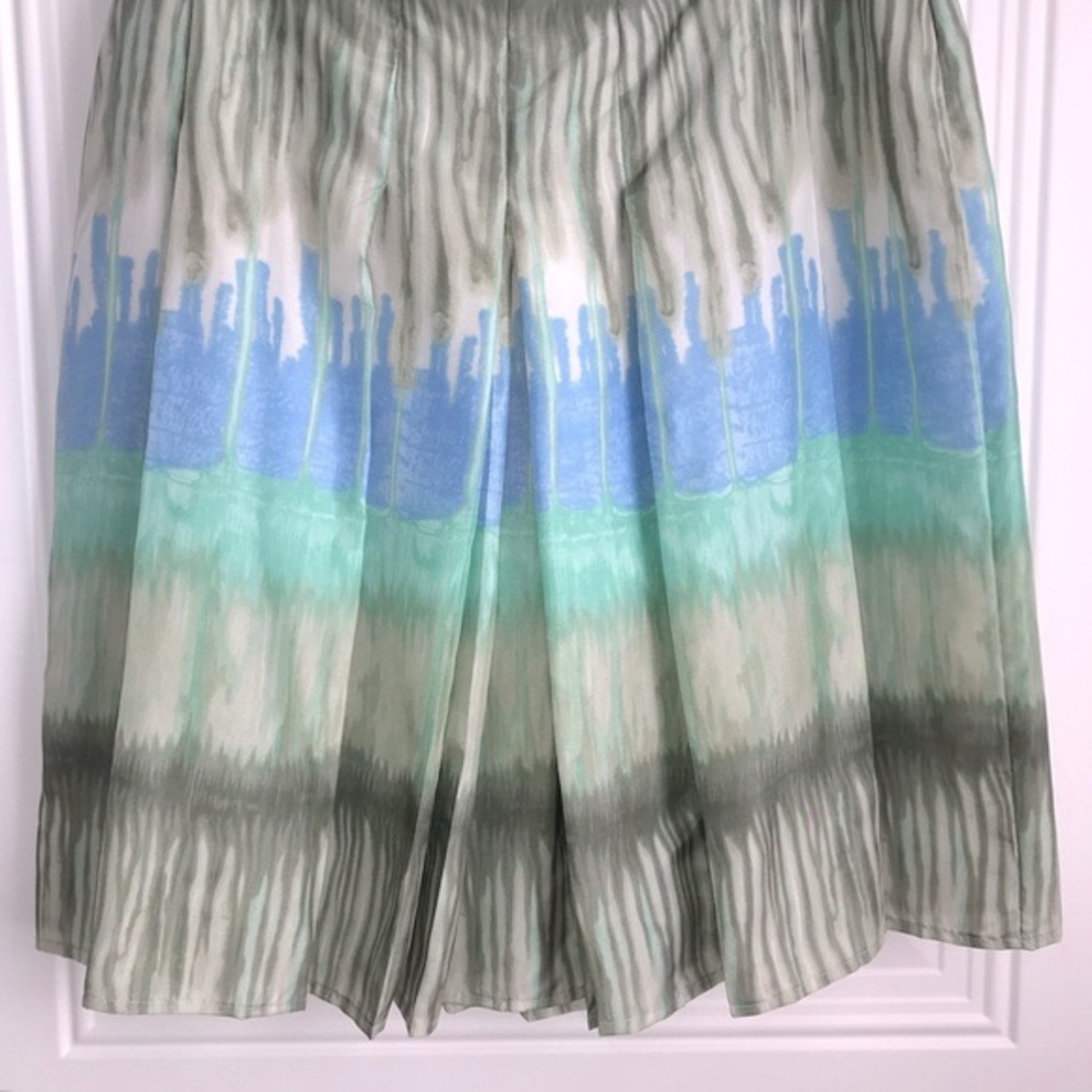 100% Silk Bandolino Women’s 12 Multi blue green drip dye pleated full skirt EUC - Picture 4 of 10